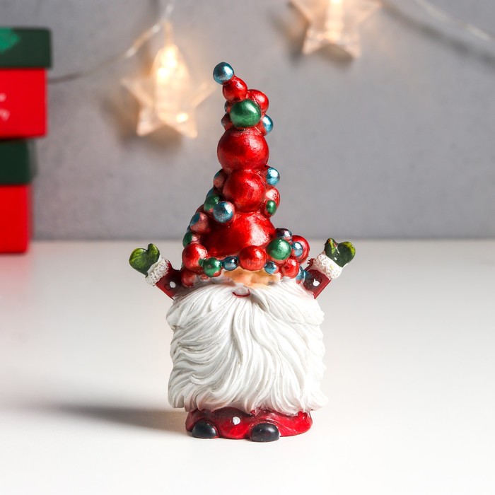 Сувенир полистоун "Дед Мороз/Бабуля в колпаке с новогод. шарами" 7511631 Сувенир полистоун "Дед Мороз/Бабуля в колпаке с новогод. шарами" 7511631