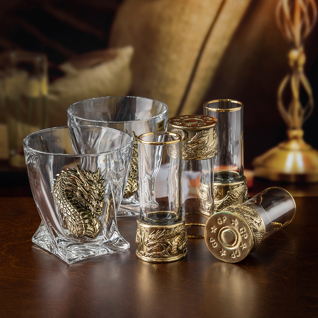 Набор стопок "Дракон" 4шт + набор бокалов д/виски 2шт. в подар.уп. 13000480 Набор стопок "Дракон" 4шт + набор бокалов д/виски 2шт. в подар.уп. 13000480