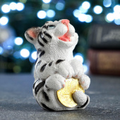 Фигура "Счастливый тигр с монетой" белый, 4,5х4,5х7см 7291062