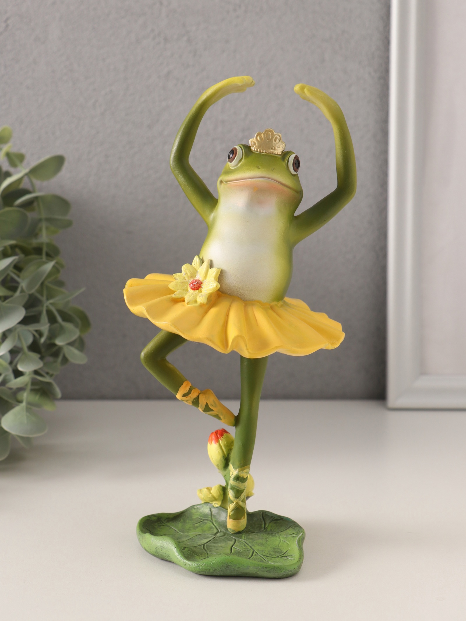 Фигурка полистоун «Лягушка-царевна в пачке балерины», 9.5×9×20 см 10583289 Фигурка полистоун «Лягушка-царевна в пачке балерины», 9.5×9×20 см 10583289