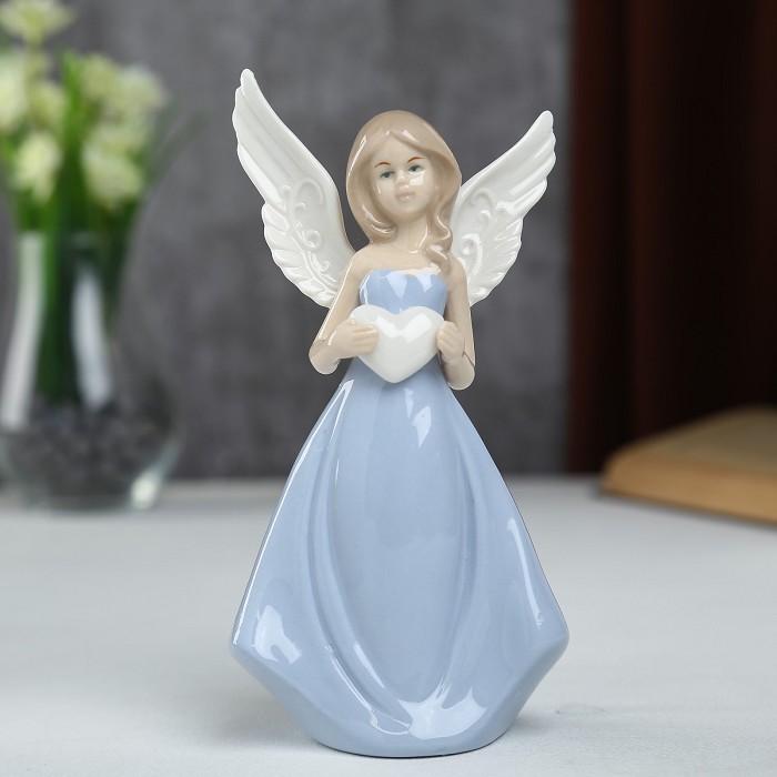 Сувенир "Девушка-ангел с рисунком на крыльях в голубом платье с сердцем"16,2х6х9см  3640543