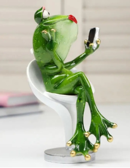 Сувенир полистоун лак "Лягушка  селфится" 12х6,5х7 см 4825424 Сувенир полистоун лак "Лягушка  селфится" 12х6,5х7 см 4825424